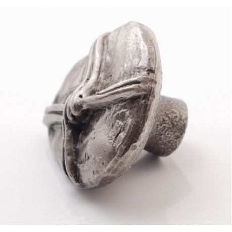 PP009 Novelty Handmade Solid Pewter Finely Sculpted Statuary Pull And Knob Of Hand Knitting Theme.