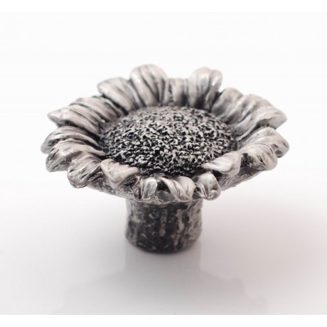 PP063 Novelty Handmade Solid Pewter Finely Sculpted Statuary Pull And Knob Of Gardens Theme.