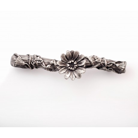 XP024 Novelty Handmade Solid Pewter Finely Sculpted Statuary Pull And Knob Of Gardens Theme.