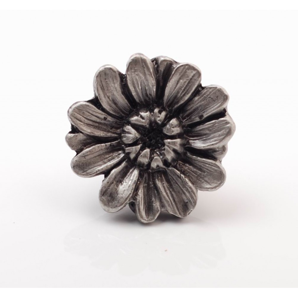 PP020 Novelty Handmade Solid Pewter Finely Sculpted Statuary Pull And Knob Of Gardens Theme.