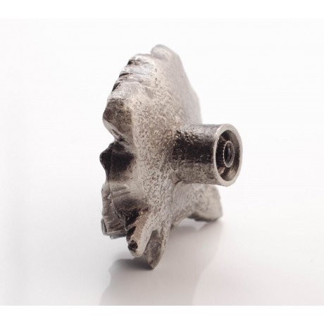 PP062 Novelty Handmade Solid Pewter Finely Sculpted Statuary Pull And Knob Of Gardens Theme.