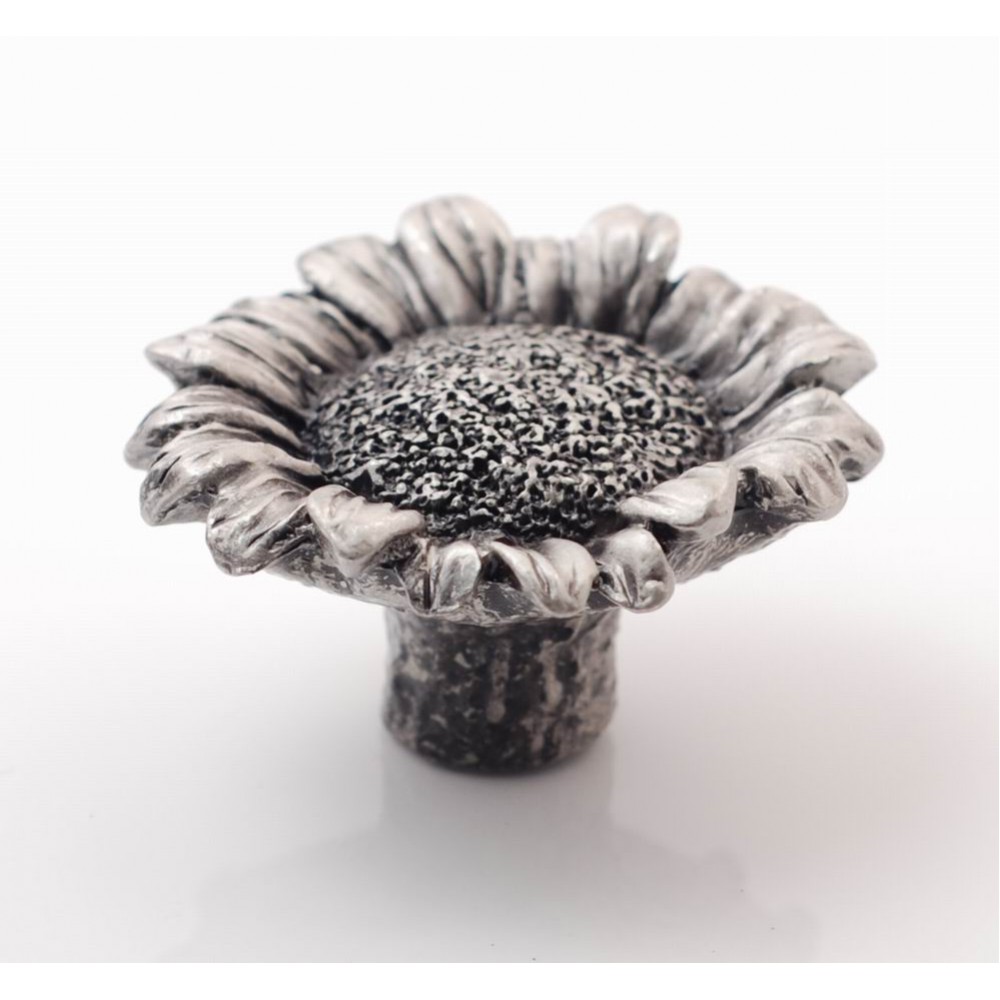 PP063 Novelty Handmade Solid Pewter Finely Sculpted Statuary Pull And Knob Of Gardens Theme.
