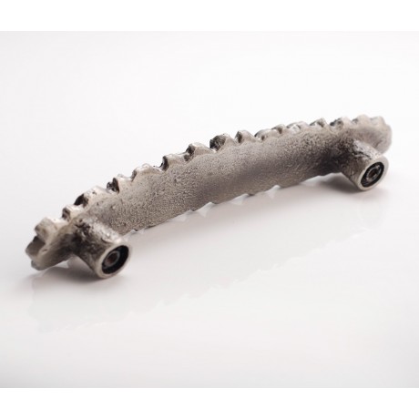 XP013 Novelty Handmade Solid Pewter Finely Sculpted Statuary Pull And Knob Of Gardens Theme.