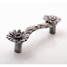XP020 Novelty Handmade Solid Pewter Finely Sculpted Statuary Pull And Knob Of Gardens Theme.